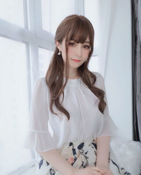 高跟美妇跪撅白嫩臀部_蓝光免费电视剧