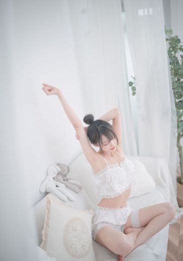 尤果网美女屁股大胆私拍艾淼_BD韩语高清完整版